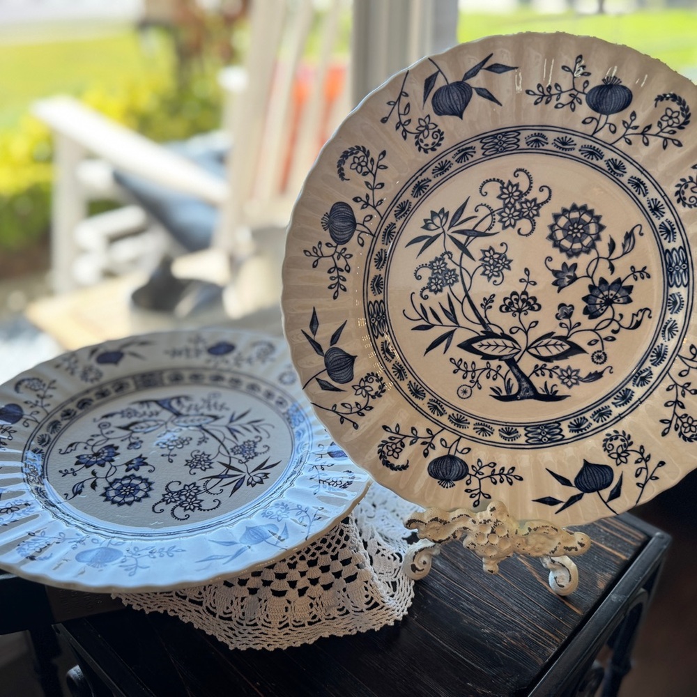 Vintage J&G Meakin England Blue Onion Dinner Plates